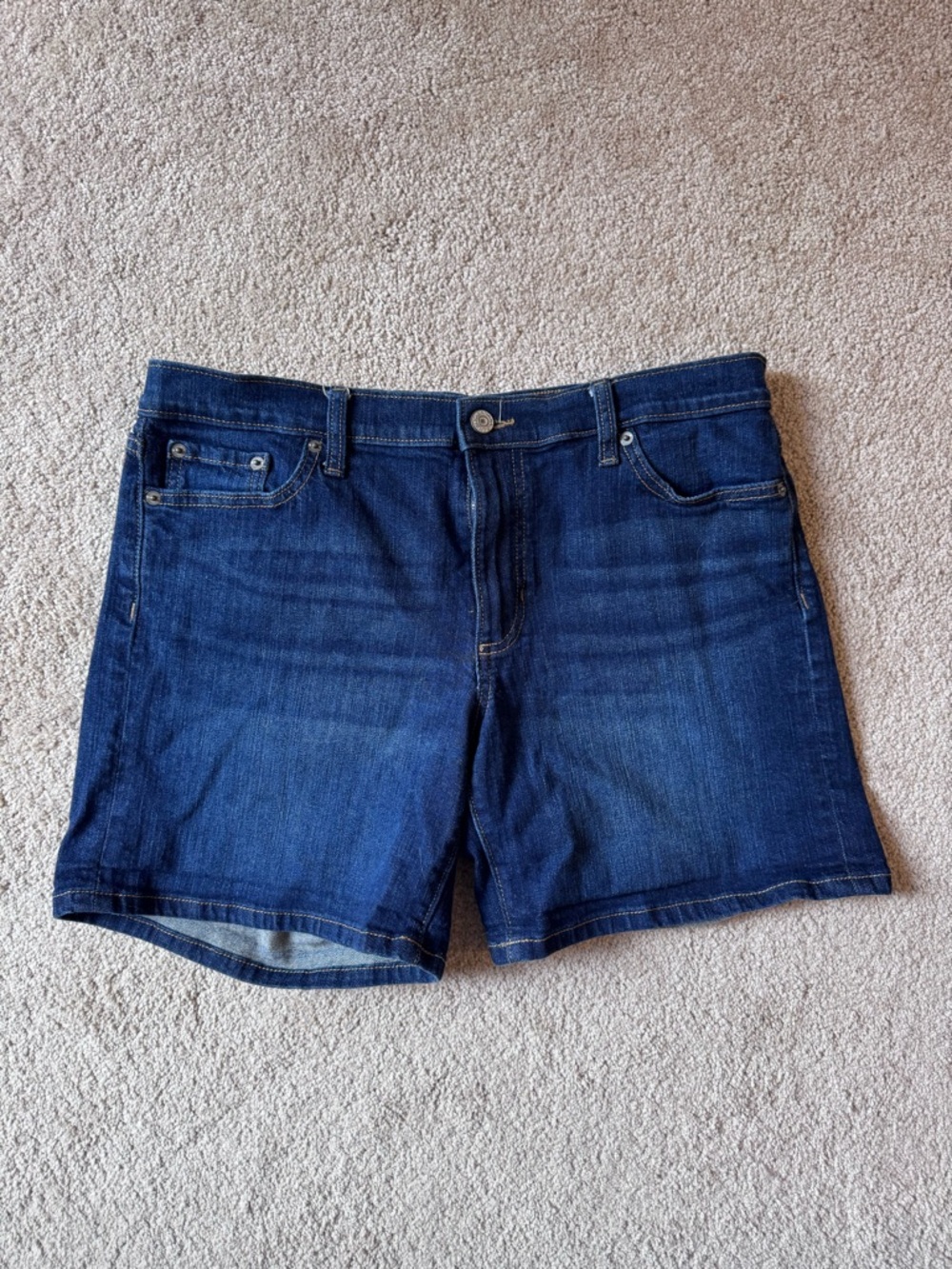 Banana Republic Factory Mid-Rise Classic Dark Denim Women’s Shorts NWOT